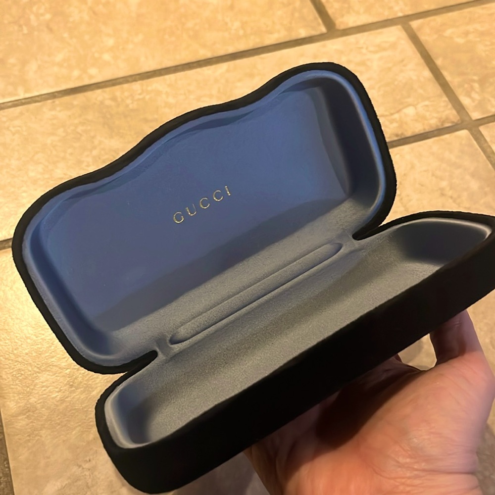 Gucci sunglasses case - Picture 2 of 4
